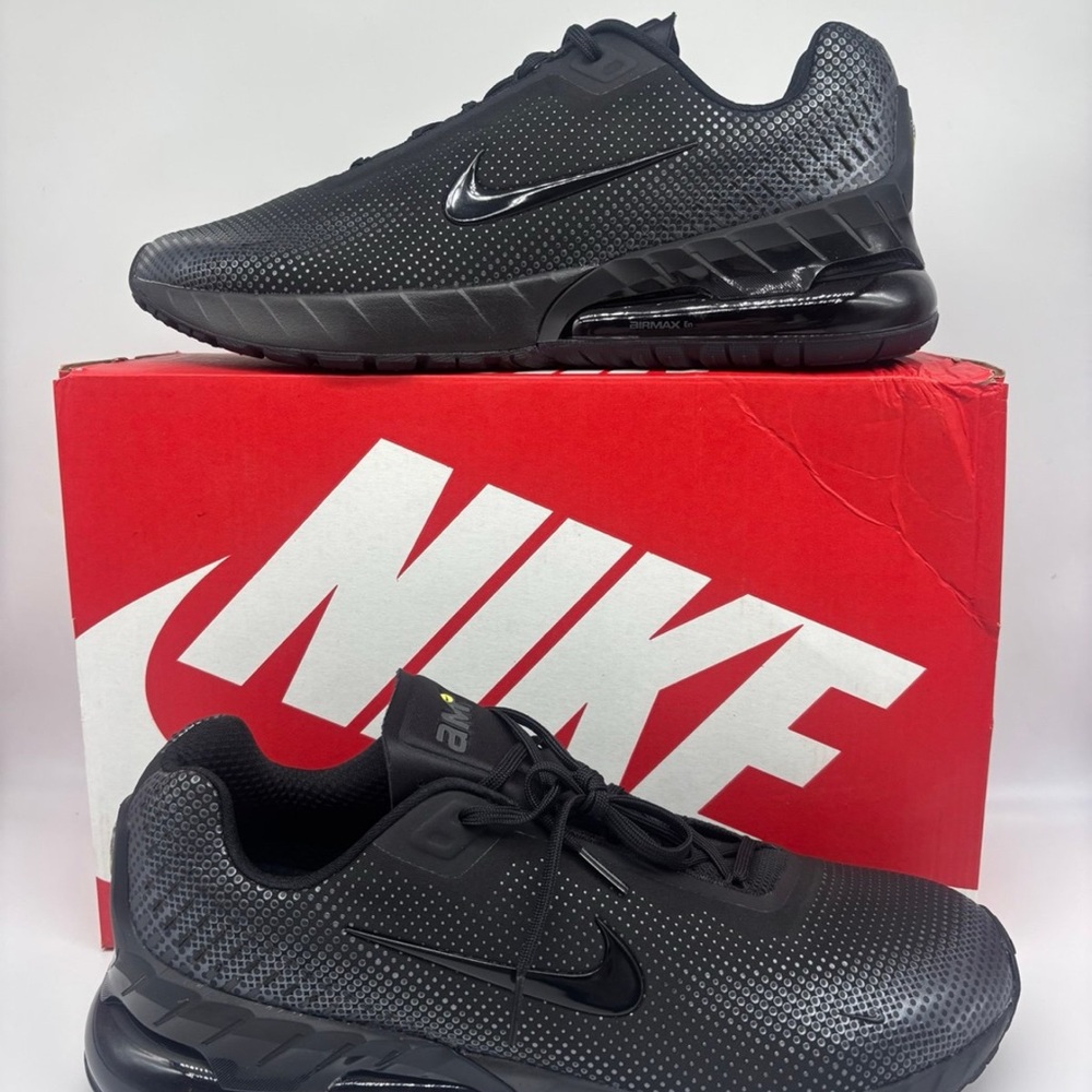 Nike Air Max Phoenix Size 12 *New*